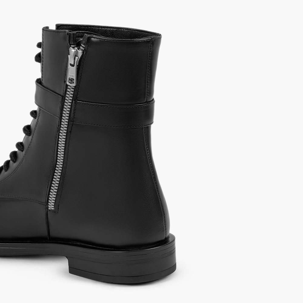 بوت چرم زنانه  AMI F 30