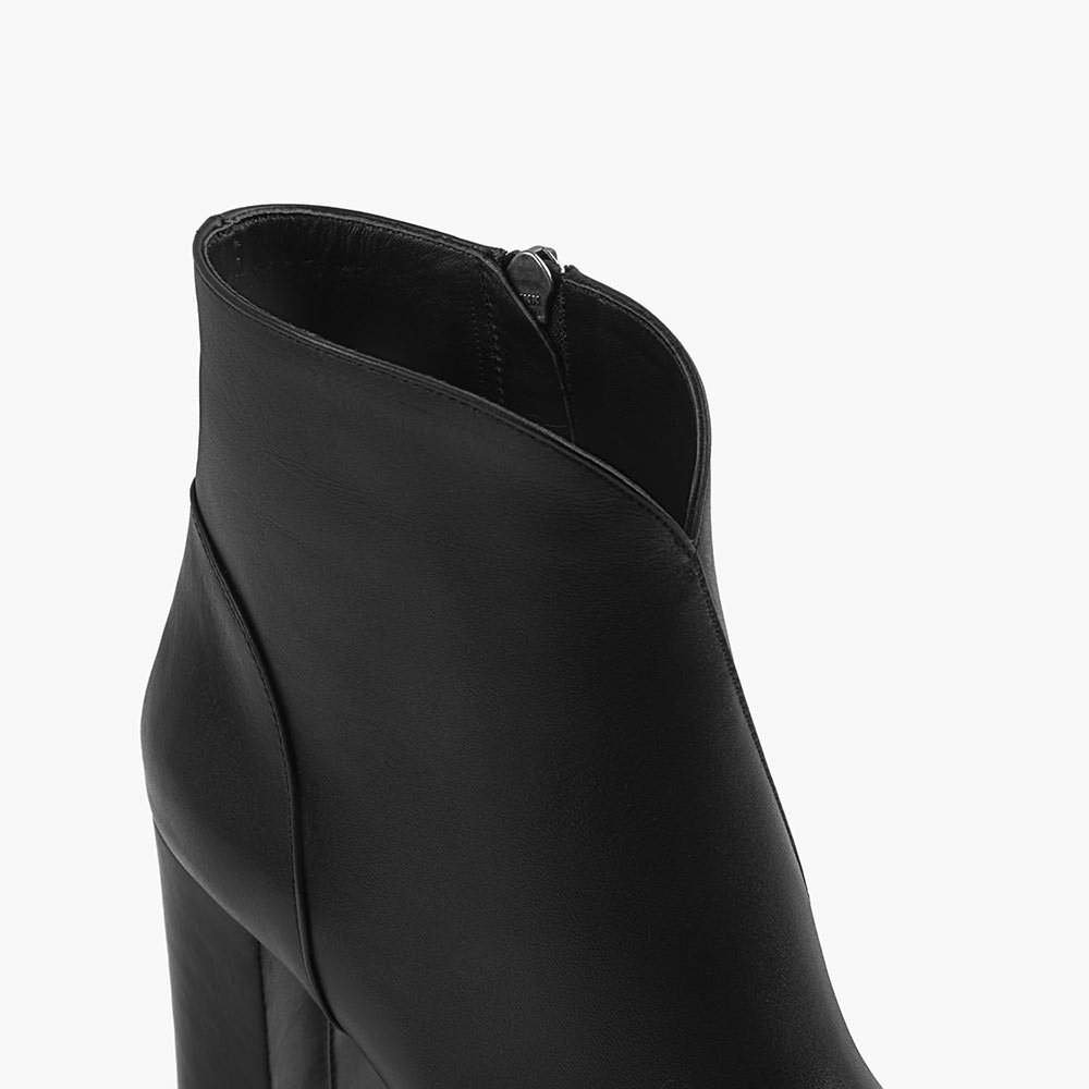 بوت چرم زنانه KH 886