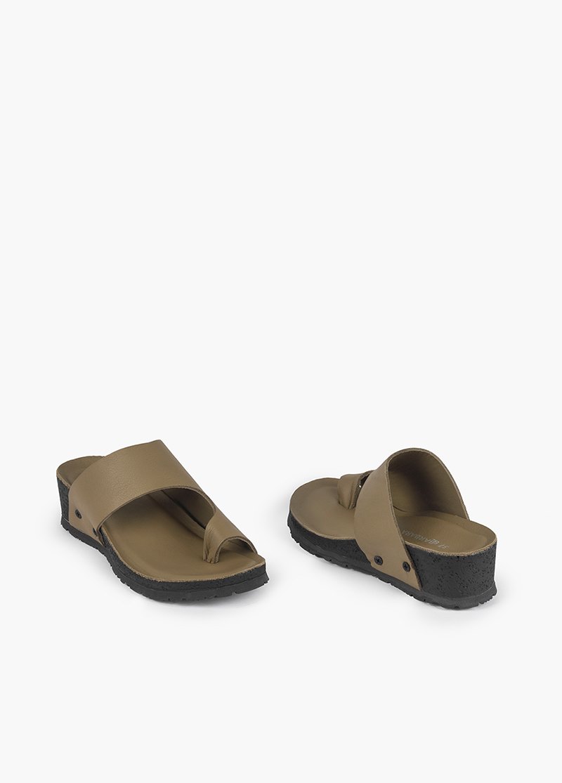 صندل چرم زنانه  PA 402